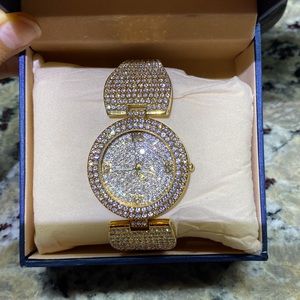Mk Mike Woman Watch, goldtone plate,Links can not be removed , crystal